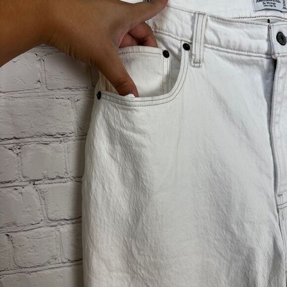 Abercrombie & Fitch Women's Tan Straight Leg Jeans Size 14/32 - Picture 6 of 13